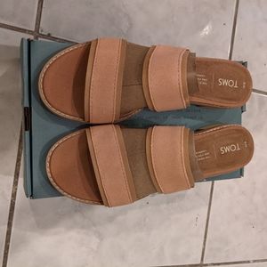 Toms coral pink slip on women's brand new